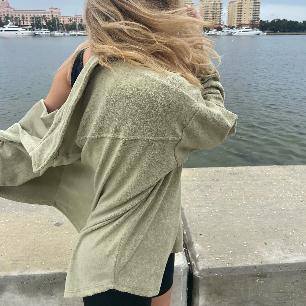 BRAND NEW sage green shacket - Picture 1 of 3
